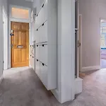 Victorian High Street Flat, Parking, Wifi Lejlighed *
