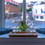 Victorian High Street Flat, Parking, Wifi Lejlighed *