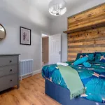 Lejlighed Victorian High Street Flat, Parking, Wifi *