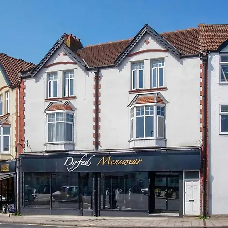 Lejlighed Victorian High Street Flat, Parking, Wifi