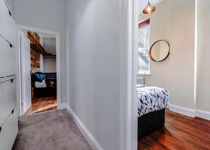 Victorian High Street Flat, Parking, Wifi Appartamento Bristol